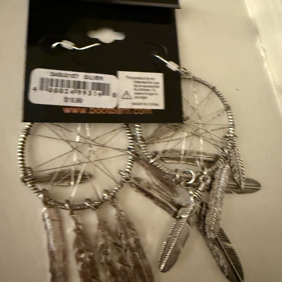 SHYANNE WOMEN'S WILD SOUL DREAMCATCHER FRINGE HOOP EARRINGS NWT - Picture 2 of 2